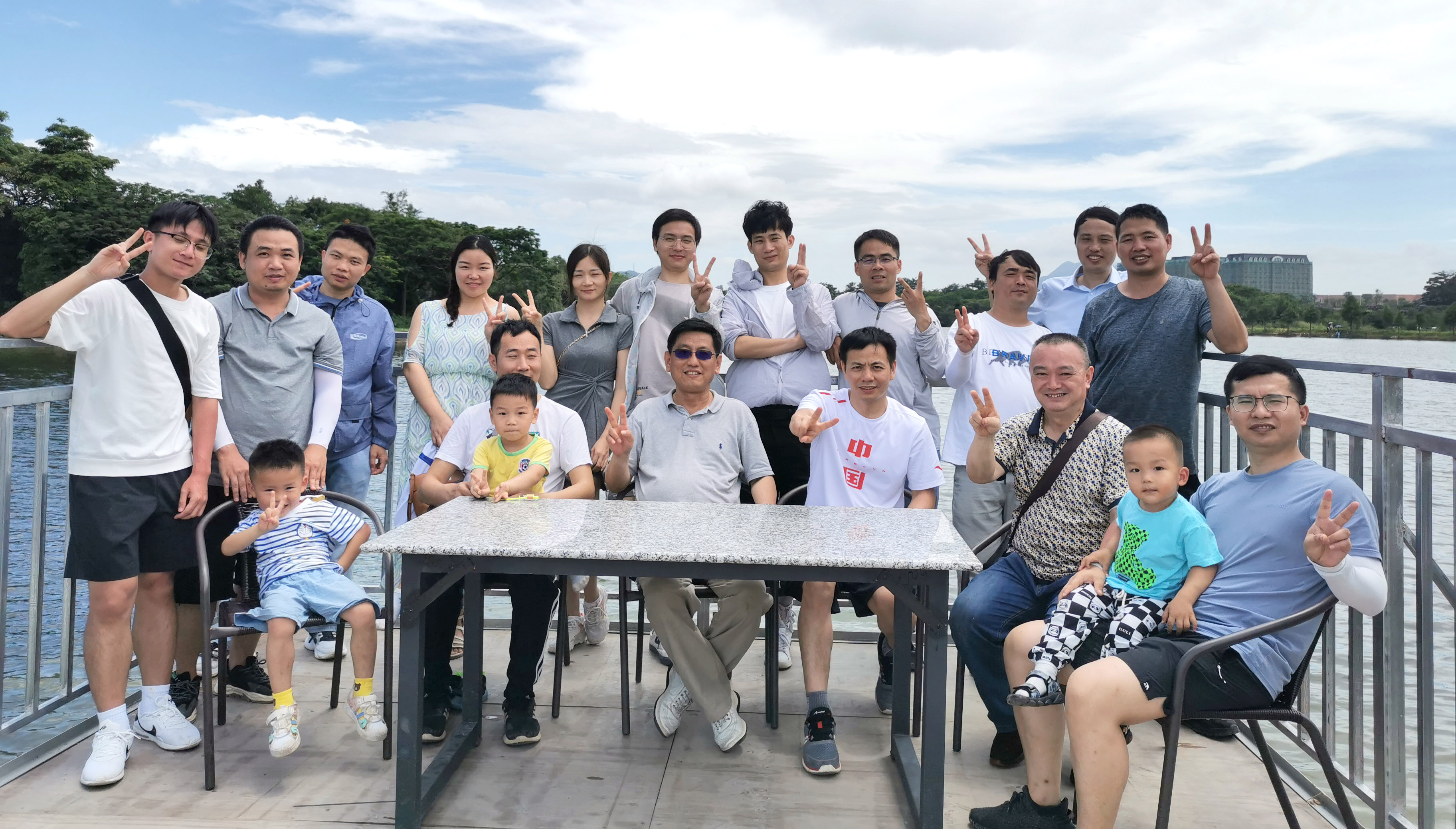 2022年5月钓趣横生·欢乐无限——太阳成科技组织员工垂钓团建活动     2022年5月29日